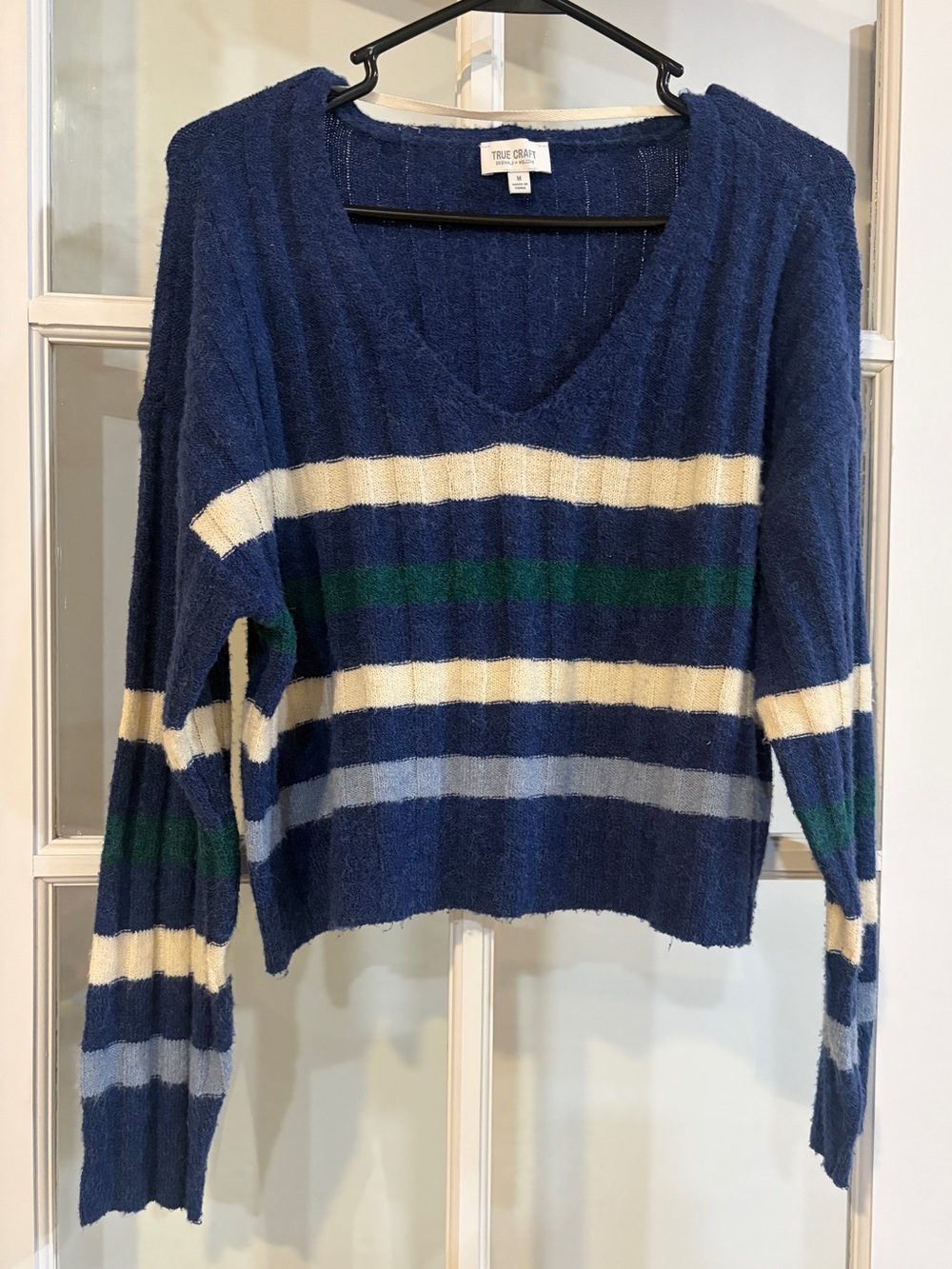 True Craft Striped Colorblock Sweater Women’s Blue V-Neck Cozy Medium Retro 90s